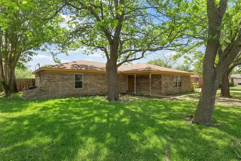 111 Thompson Cir, Lorena, TX 76655 photo 4