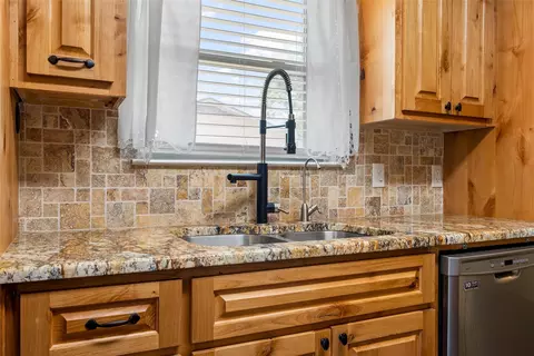 111 Thompson Cir, Lorena, TX 76655 photo 11