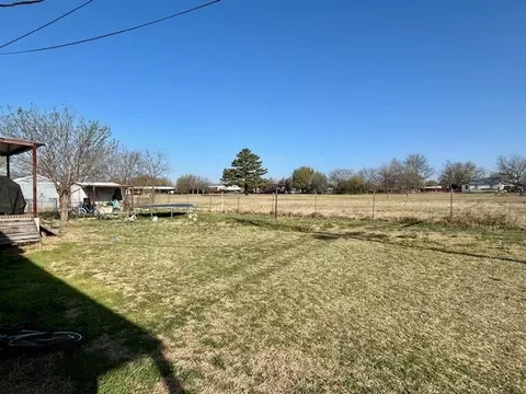 410 Pecan St, Bangs, TX 76823 photo 4