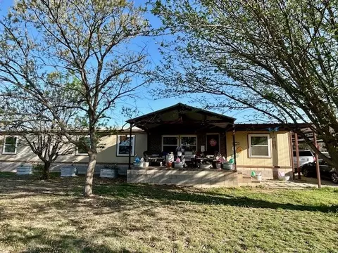 410 Pecan St, Bangs, TX 76823 photo 2