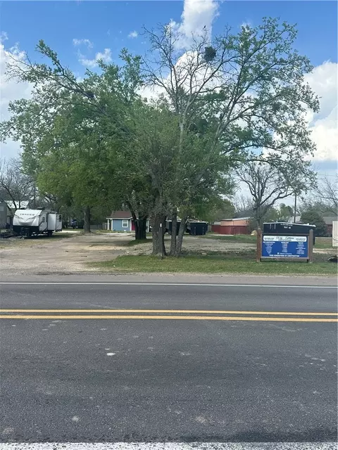 603 E Ave C, Valley Mills, TX 76689