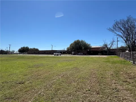 lot2 B-3 5th St, Lott, TX 76656