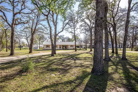 182 Briar Ln, Chilton, TX 76632