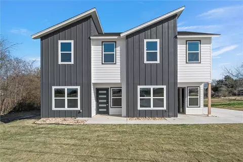 10405 China Spring Rd #A & B, Waco, TX 76708
