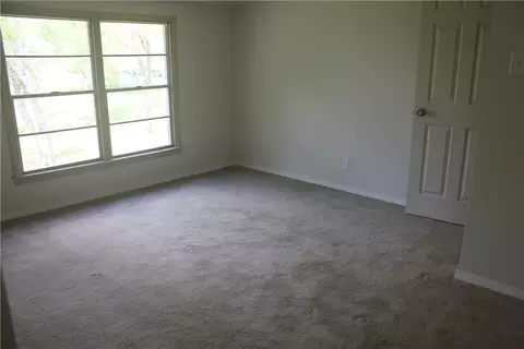 212 Loop 340, Bellmead, TX 76705 photo 4