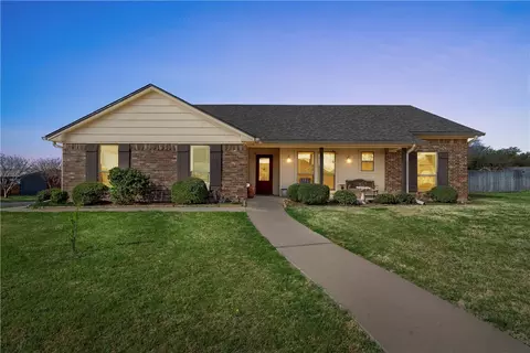 500 Hawkins Ct, Robinson, TX 76706