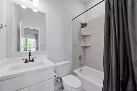 Bath - 3633 Beutel Rd, Lorena, TX 76655 photo 3 of 3