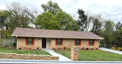 9517 Brookwood Cir, Woodway, TX 76712