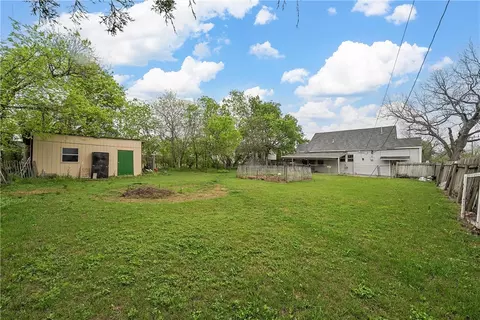 Exterior - 1301 E Texas Ave, Mart, TX 76664 photo 4 of 4
