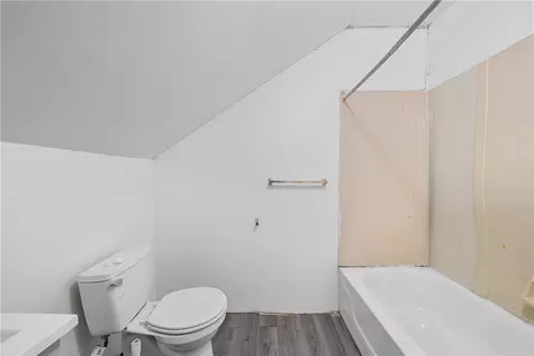 Bath - 1301 E Texas Ave, Mart, TX 76664 photo 5 of 5