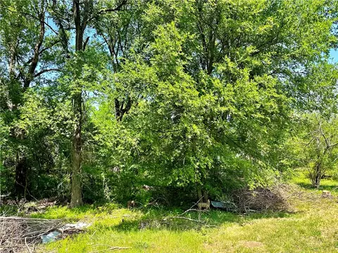 Exterior - 500 Ward Ave E, Robinson, TX 76706 photo 5 of 8