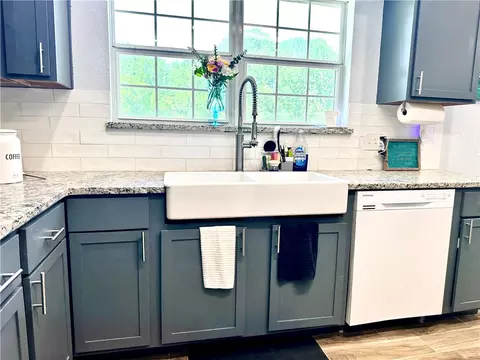 Kitchen - 500 Ward Ave E, Robinson, TX 76706 photo 2 of 3