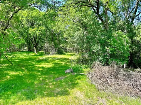 Exterior - 500 Ward Ave E, Robinson, TX 76706 photo 2 of 8