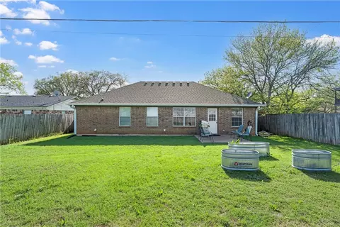 Exterior - 401 David Davis Dr, Mcgregor, TX 76657 photo 4 of 4