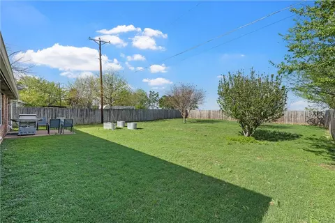 Exterior - 401 David Davis Dr, Mcgregor, TX 76657 photo 3 of 4