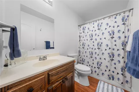 Bath - 401 David Davis Dr, Mcgregor, TX 76657 photo 2 of 2