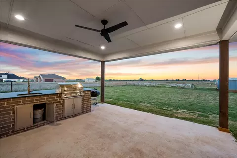 Exterior - 174 Evening Star, Mcgregor, TX 76657 photo 5 of 13