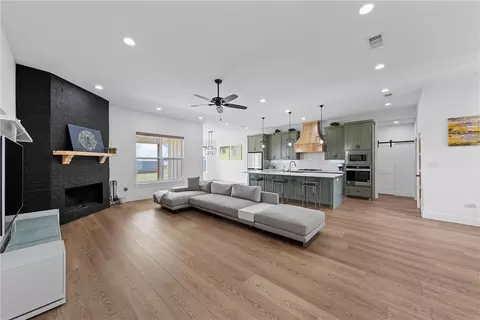 Living - 174 Evening Star, Mcgregor, TX 76657 photo 2 of 3