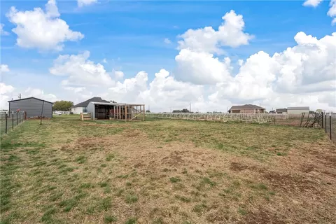 Exterior - 174 Evening Star, Mcgregor, TX 76657 photo 9 of 13