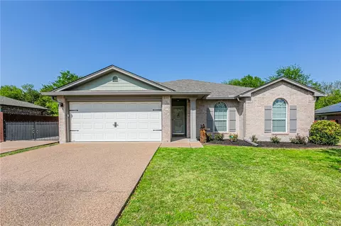 705 Pebble Creek Dr, Hewitt, TX 76643