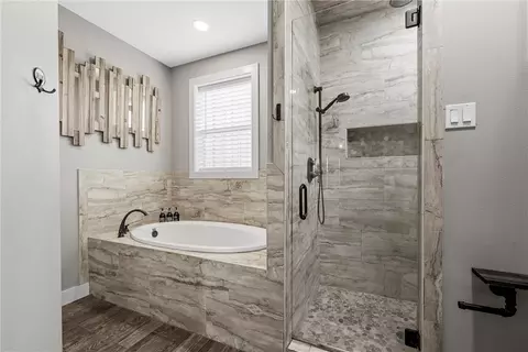 Bath - 917 Farney Rd, Lorena, TX 76655 photo 3 of 4