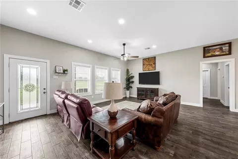 Entry Way - 917 Farney Rd, Lorena, TX 76655 photo 1 of 4