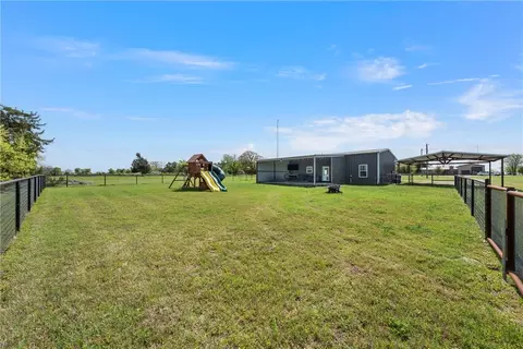 Exterior - 917 Farney Rd, Lorena, TX 76655 photo 4 of 9