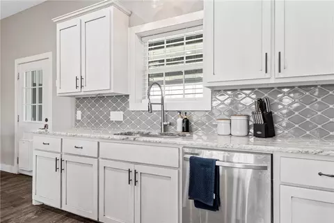 Kitchen - 917 Farney Rd, Lorena, TX 76655 photo 6 of 6