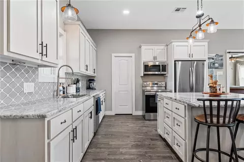 Kitchen - 917 Farney Rd, Lorena, TX 76655 photo 5 of 6