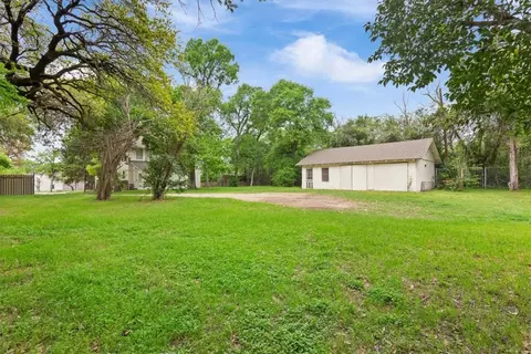 Exterior - 4101 N 19th St, Waco, TX 76708 photo 6 of 12