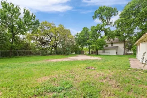 Exterior - 4101 N 19th St, Waco, TX 76708 photo 7 of 12