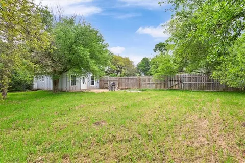 Exterior - 4101 N 19th St, Waco, TX 76708 photo 5 of 12