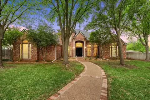 12002 Woodfall Cir, Woodway, TX 76712
