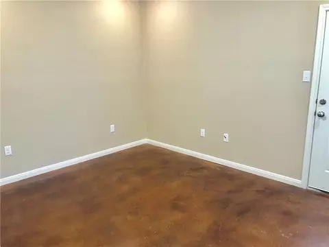 697 Park St, Mcgregor, TX 76657 photo 5