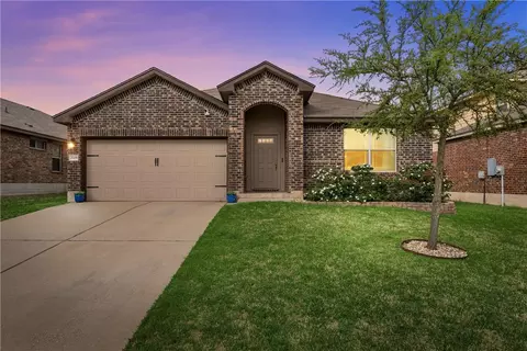 2705 Gilchrist Dr, Lorena, TX 76655