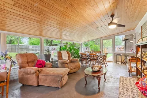 2103 White St, Clifton, TX 76634