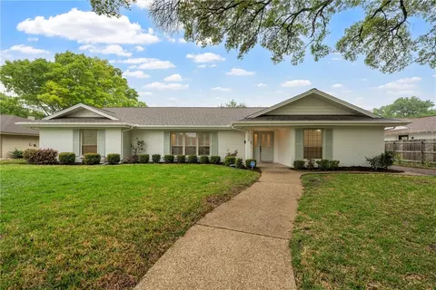 5305 Lake Highlands Dr, Waco, TX 76710