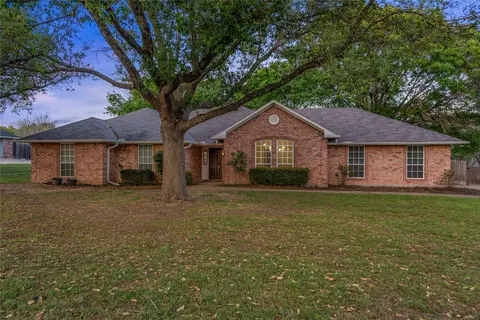 507 Comanche Dr, Robinson, TX 76706