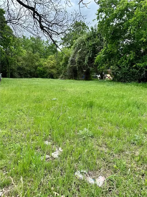 2104 Herring Ave, Waco, TX 76708