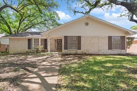5413 Lake Highlands Dr, Waco, TX 76710