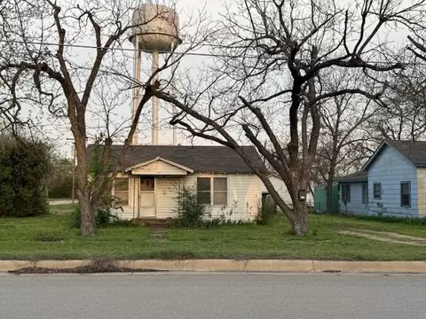 501 S Reagan St, West, TX 76691