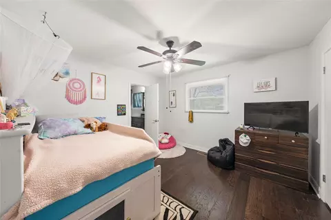 Bedroom - 704 W 3rd St, Eddy, TX 76524 photo 2 of 3