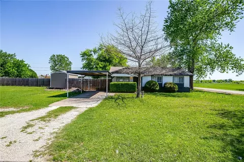 900 E Beth St, Whitney, TX 76692