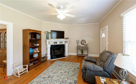 403 Hickory St, Springhill, LA 71075 photo 2