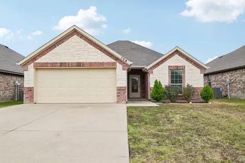 126 Comanche Dr, Greenville, TX 75402