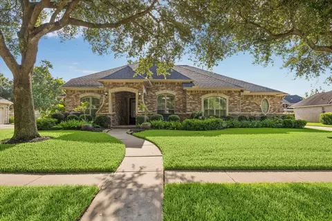 3503 Parkside Dr, Pearland, TX 77584