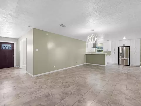 Living - 4318 Ponca St, Pasadena, TX 77504 photo 2 of 7