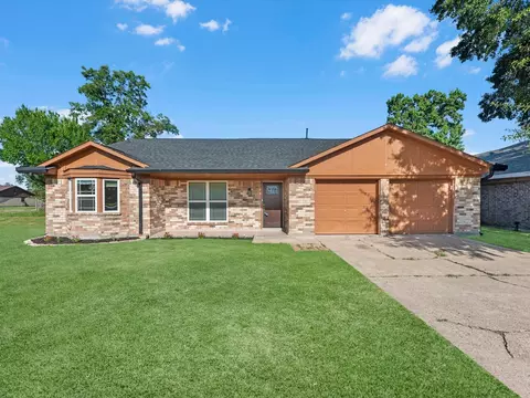 Exterior - 4318 Ponca St, Pasadena, TX 77504 photo 1 of 3