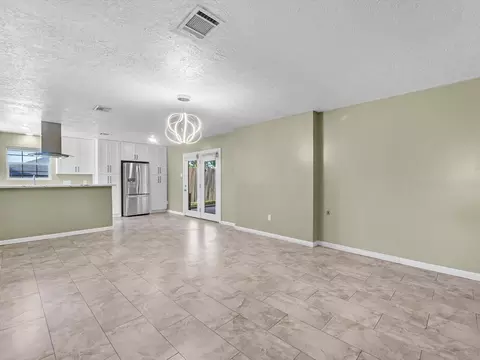 Living - 4318 Ponca St, Pasadena, TX 77504 photo 1 of 7