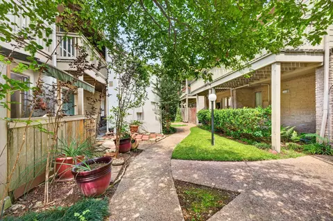 2100 Tanglewilde St #225, Houston, TX 77063